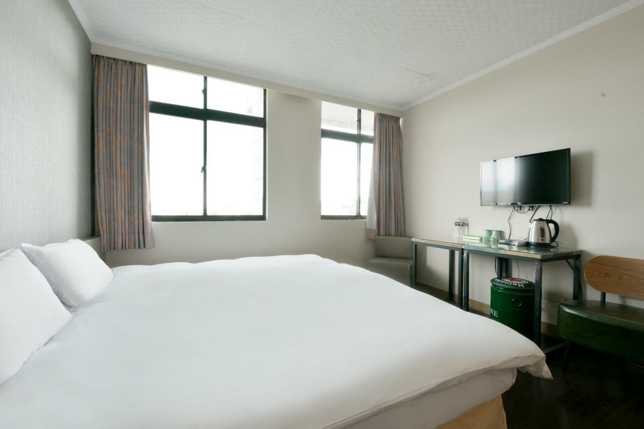 Back Home Hotel Цзяи Экстерьер фото
